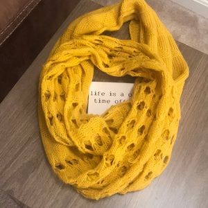 Yellow knit scarf